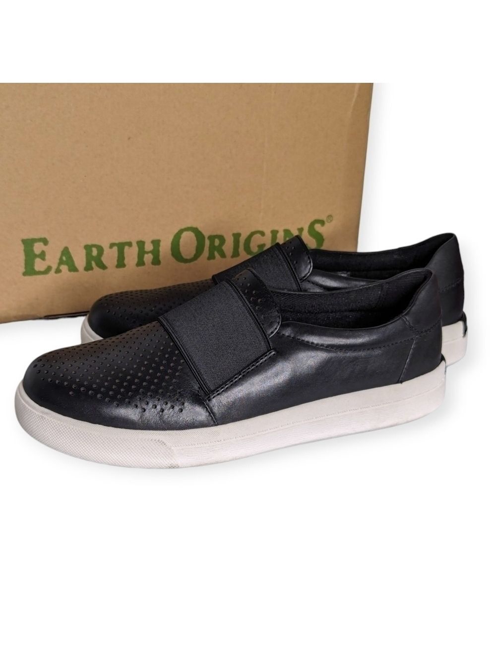 Earth Origins Sneakers Perforated Leather Melissa Slip On Shoes Women Black Sz 6